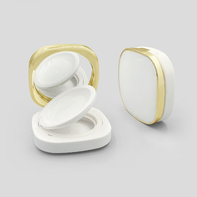 Refillable Compact Powder Case for Light To Medium Coverage with Dewy Finish